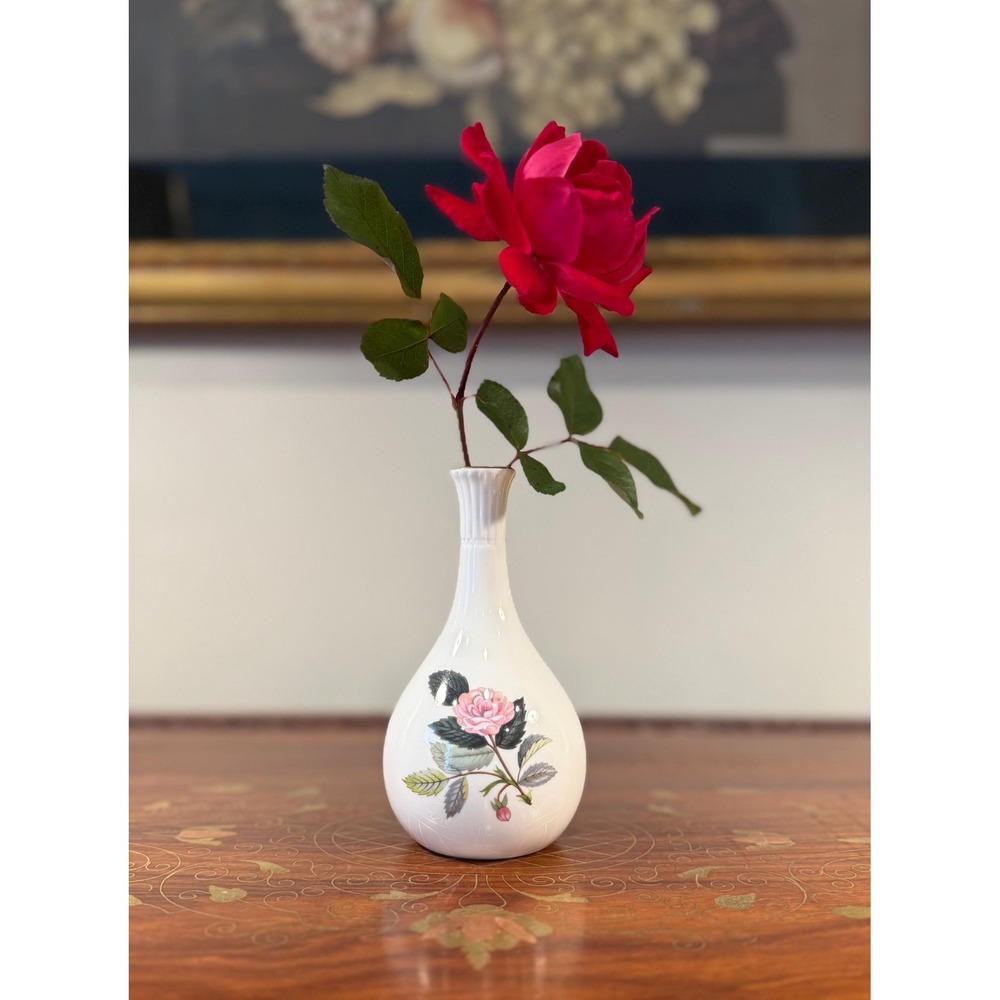 Vintage Wedgwood Hathaway Rose Bud Vase - 5"